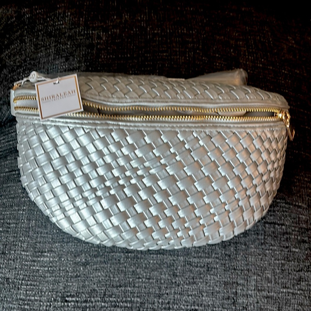 Shiraleah Chicago Silver Blythe Sling Bag NWT
